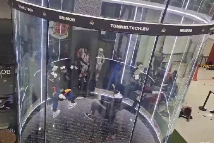 Ilustrasi Brimob gelar kejuaraan Skydiving Indoor [rbg]